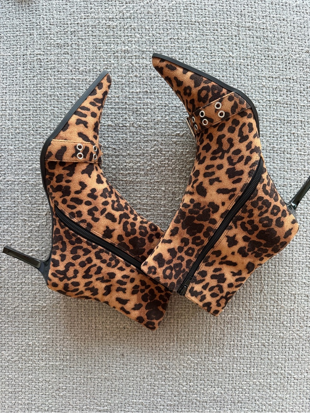 Madden Girl Richie Leopard Pointed Toe Kitten Heel Booties 9 BNIB - Picture 14 of 16